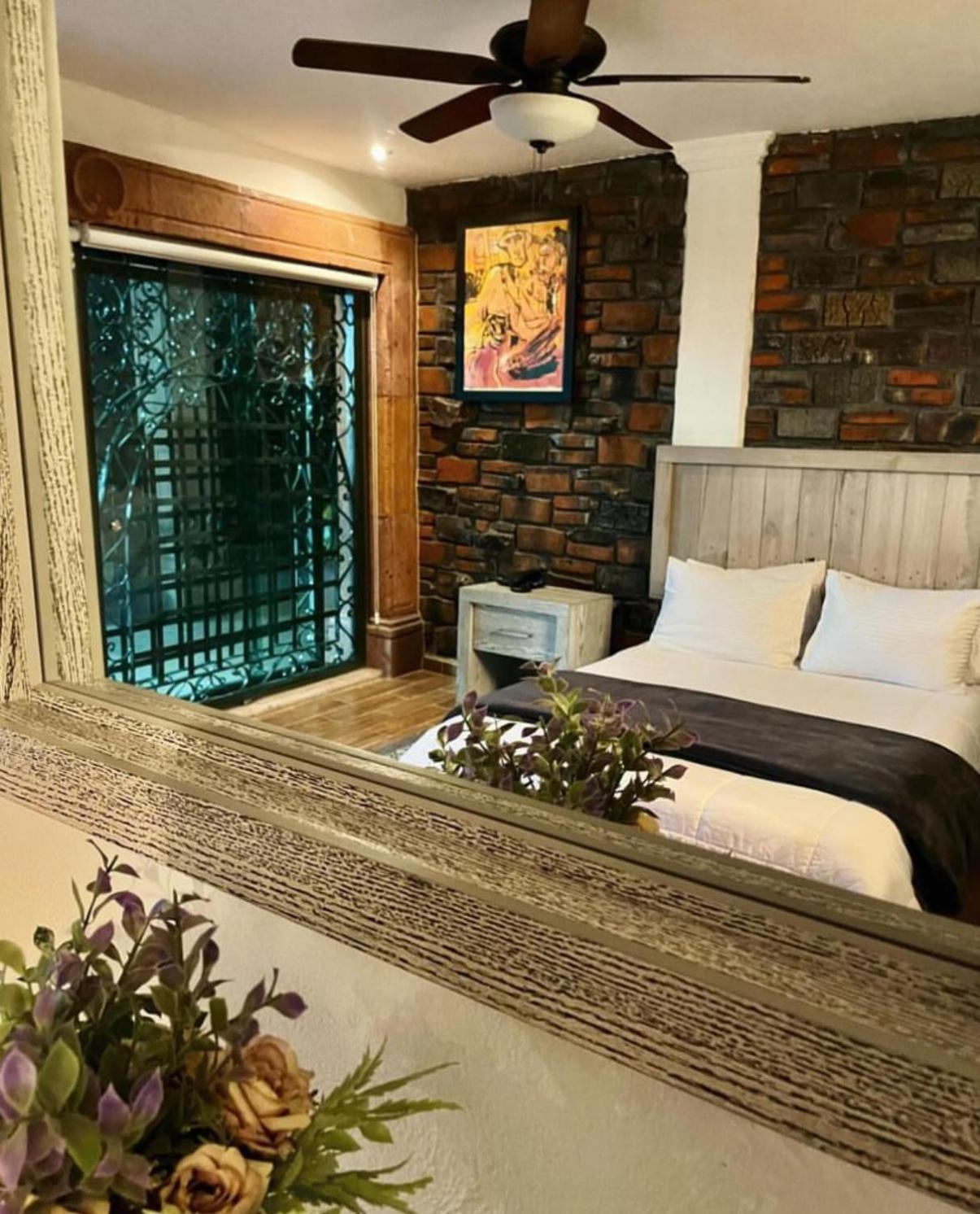 Casa Carmona 33 Hotel Queretaro Luaran gambar