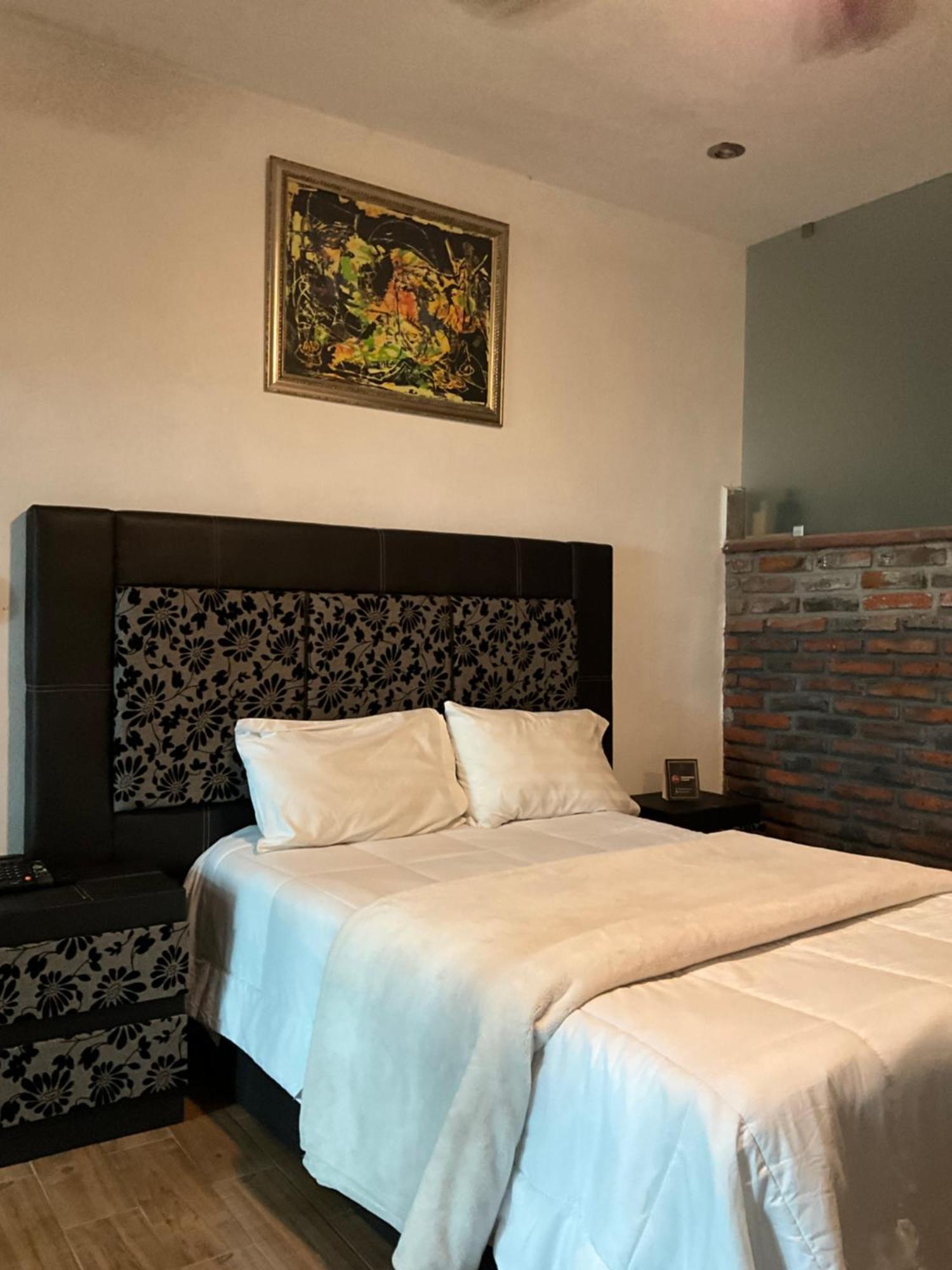 Casa Carmona 33 Hotel Queretaro Luaran gambar