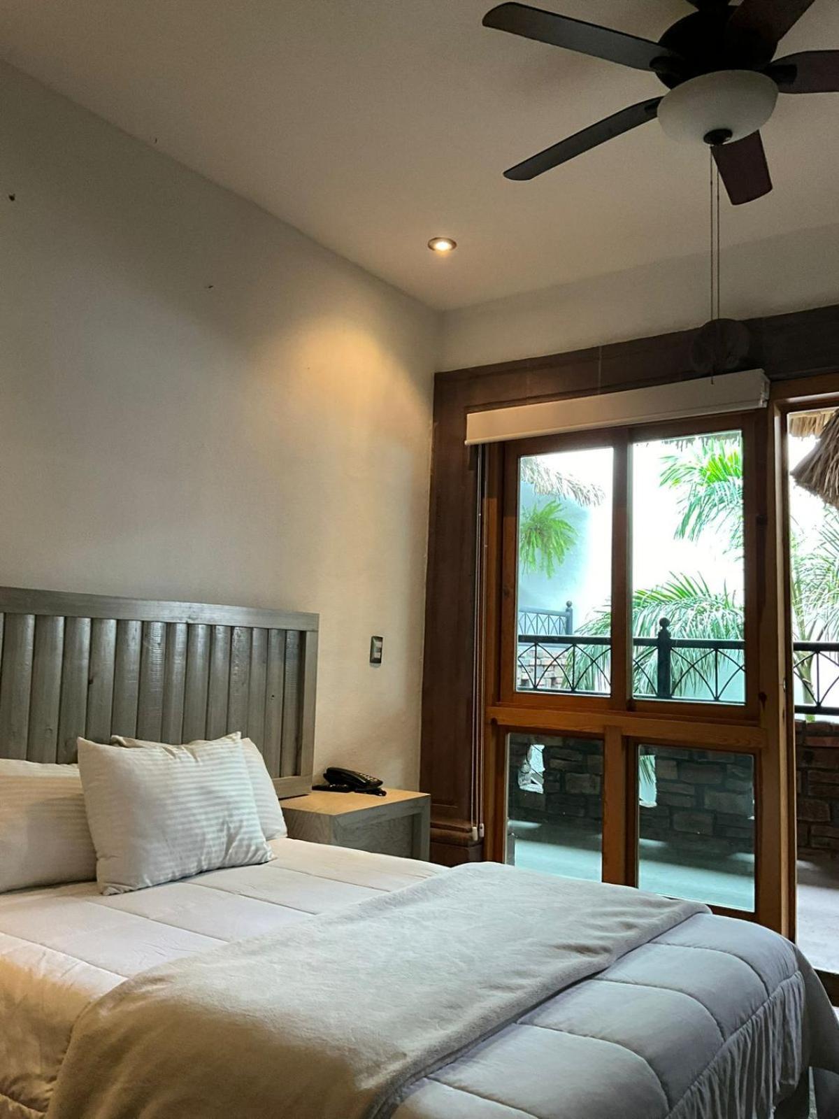 Casa Carmona 33 Hotel Queretaro Luaran gambar